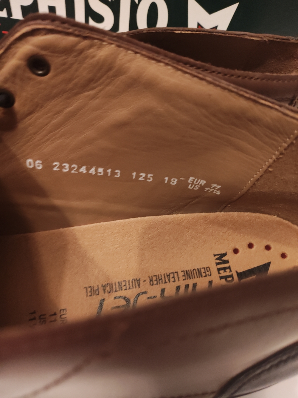 Mephisto Men’s Brown Leather Chukka Boots with Black Laces - Picture 11 of 16